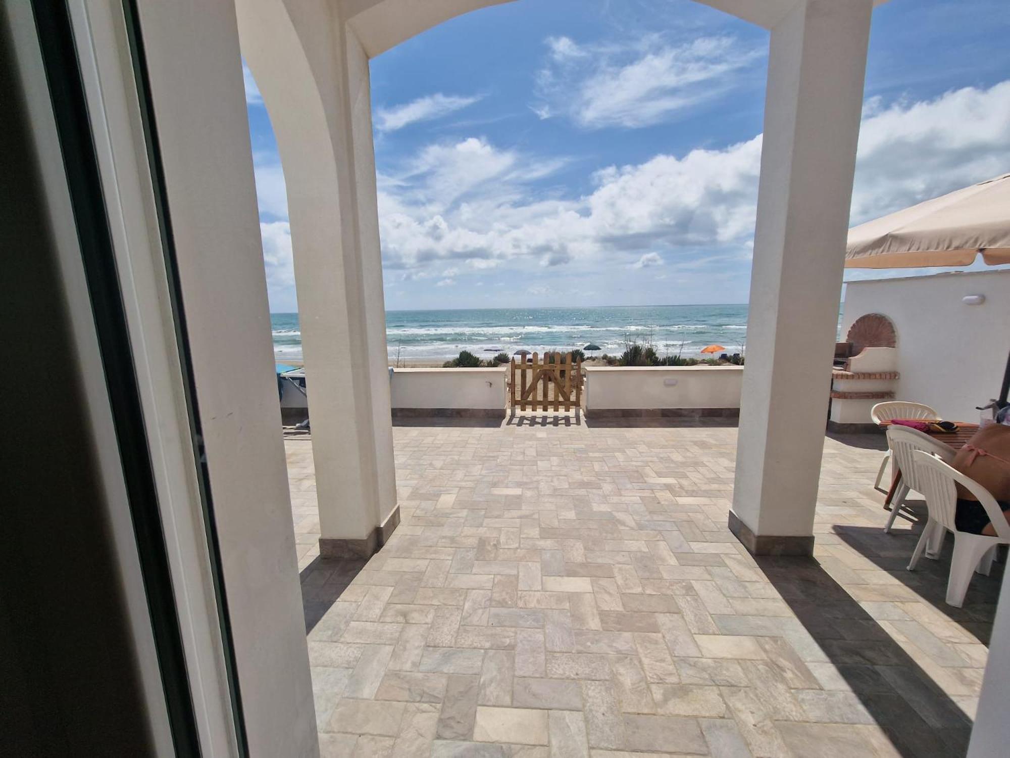 The Suite On The Beach Torvaianica Ngoại thất bức ảnh