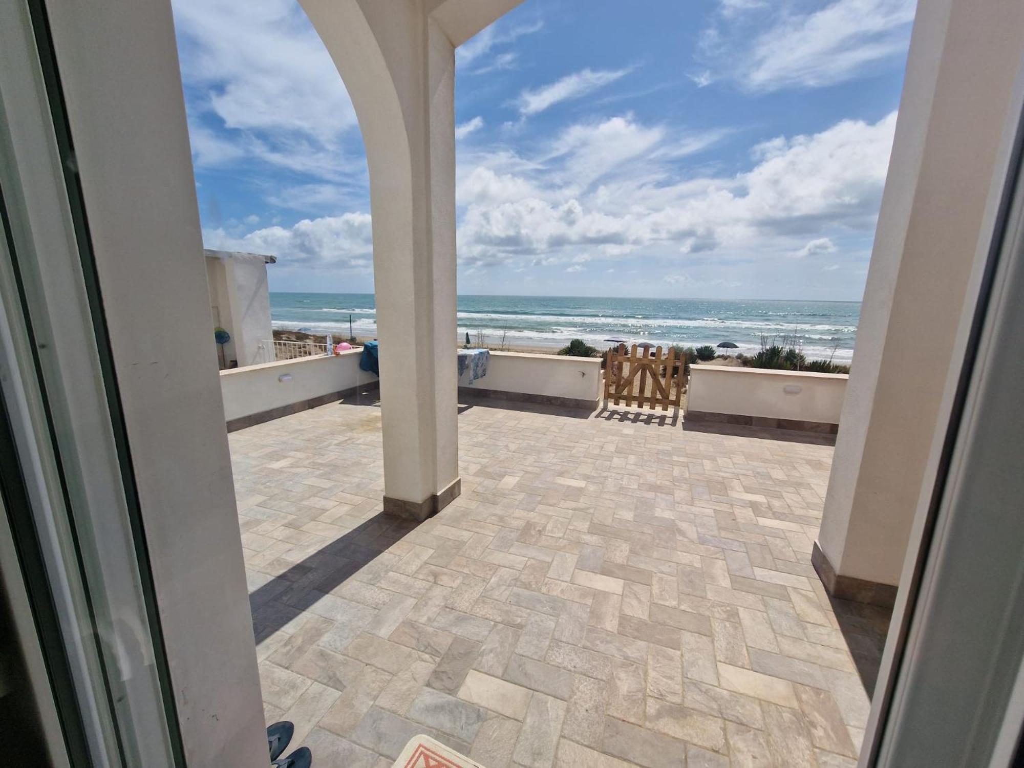 The Suite On The Beach Torvaianica Ngoại thất bức ảnh