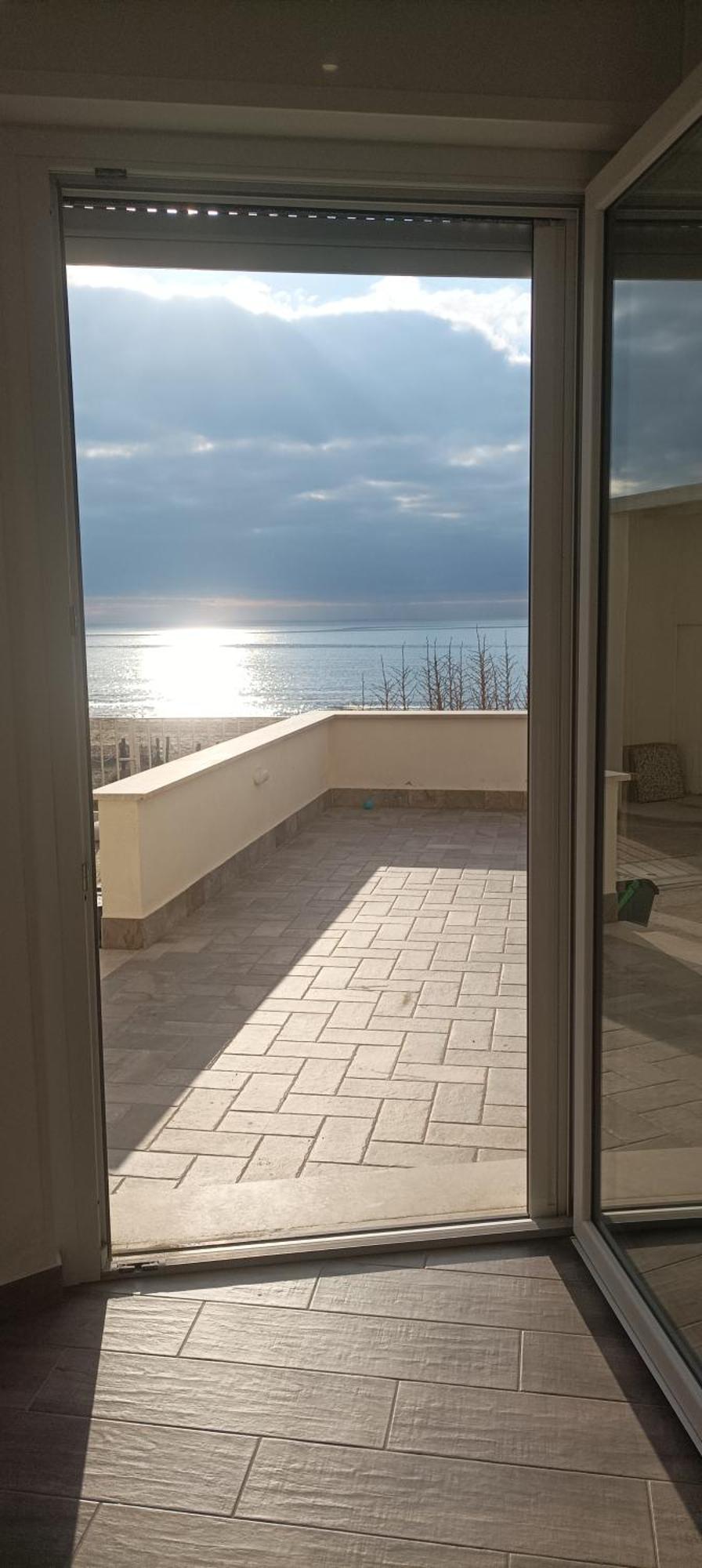 The Suite On The Beach Torvaianica Ngoại thất bức ảnh